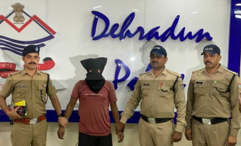 दून के तिहरे हत्याकांड का पुलिस ने किया खुलासा,हत्यारा आशिक गिरफ्तार