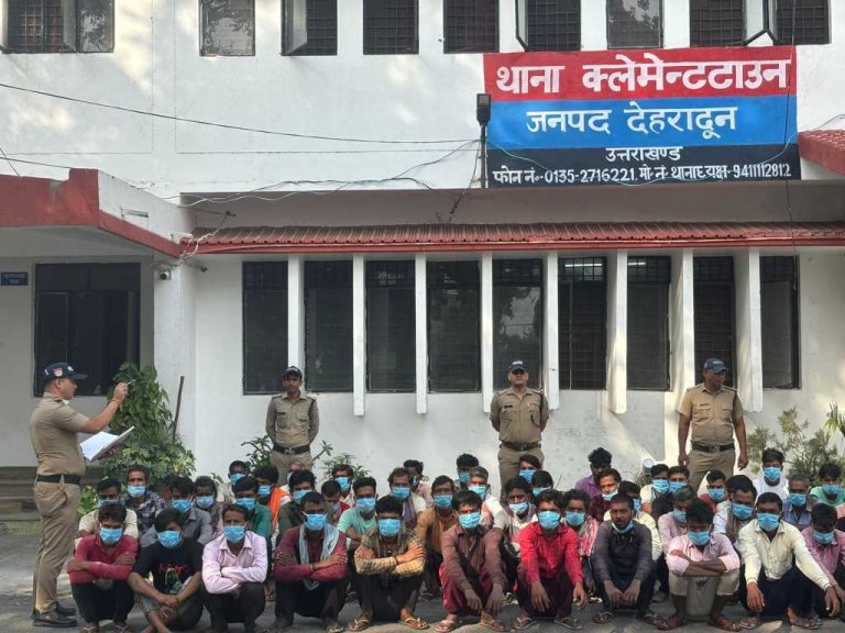 देहरादून के  इन इलाकों में चला सत्यापन अभियान, 52 संदिग्ध व्यक्तियों को पूछताछ हेतु लाया गया थाने