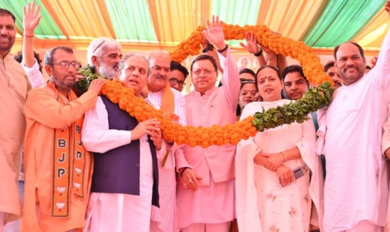 सीएम धामी ने रेवाड़ी में भाजपा प्रत्याशी के पक्ष में किया चुनाव प्रचार