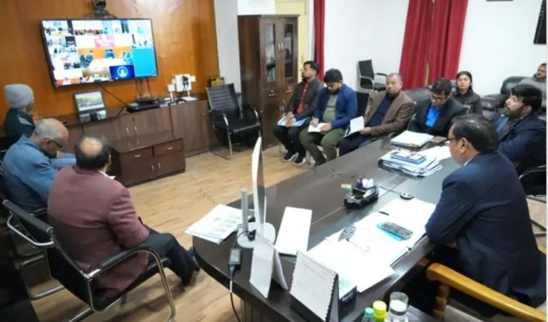 राज्य निर्वाचन आयुक्त ने निकाय चुनाव की तैयारियों को परखा