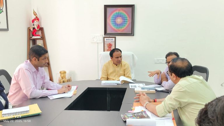 30 जून तक शासन को सौंपे कलस्टर विद्यालयों की डीपीआर
