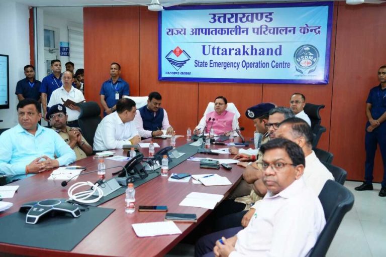 चारधाम यात्रा पर लगी 24 घंटे की रोक हटी, फिर से शुरू हुई यात्रा