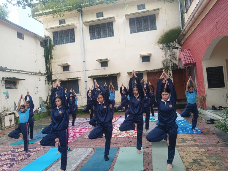 “डीबीएस कॉलेज में फिट इंडिया ड्राइव: एनसीसी कैडेट्स का फिटनेस संदेश”
