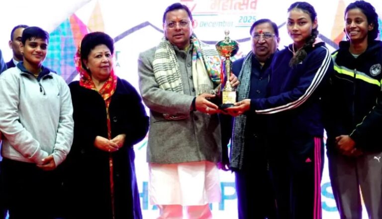 सांसद खेल महोत्सव में सीएम धामी ने किया प्रतिभाग