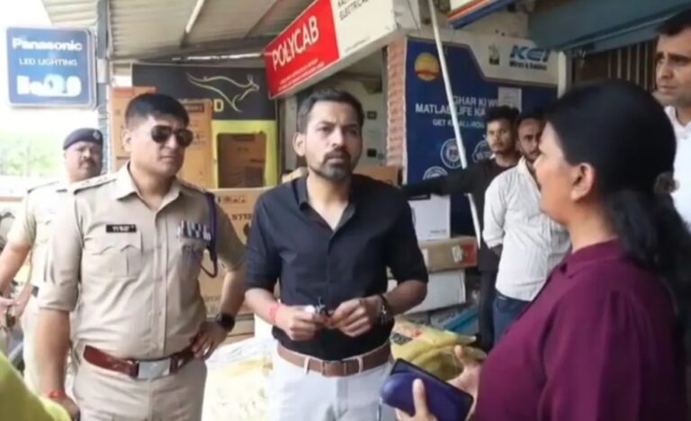 कार्रवाई: यूपीसीएल के अधीक्षण अभियंता का वेतन रोका