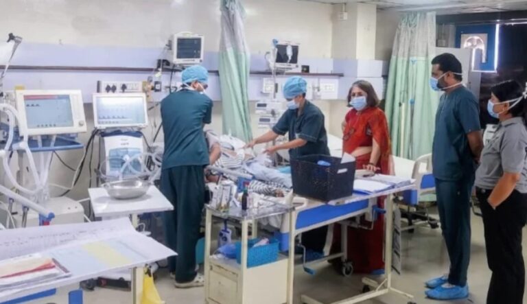 बिना जरूरत ICU में भर्ती, अवैध वसूली का खेल; कहीं डॉक्टर गायब