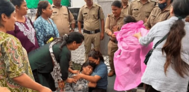 दून में चार नर्सिंग बेरोजगार महिलाओं ने पिया फिनायल