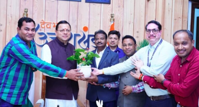 छत्तीसगढ़ के पत्रकारों ने मुख्यमंत्री से की मुलाकात