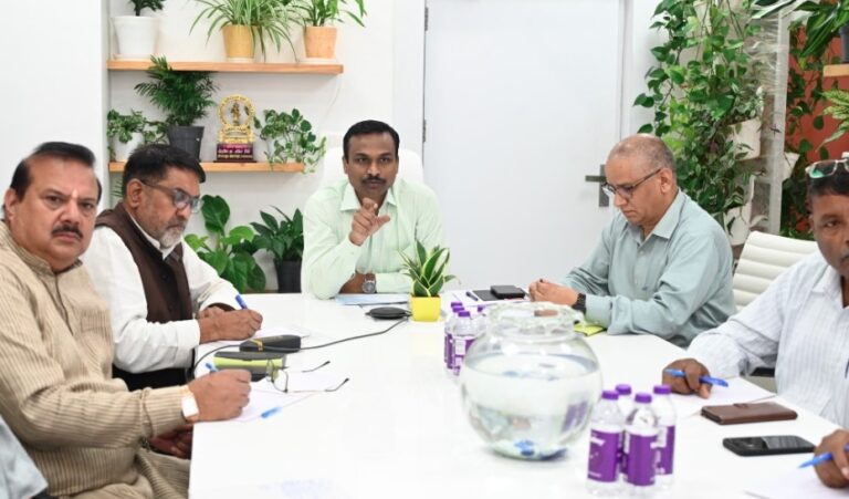 SIR को लेकर राजनैतिक दलों के साथ बैठक