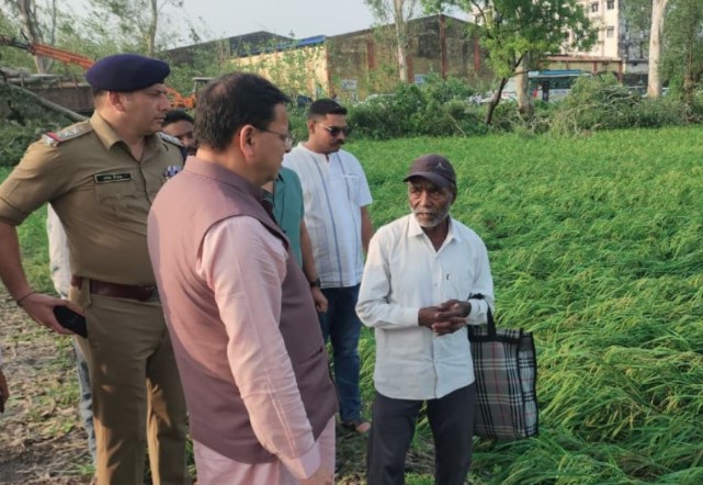 ओलावृष्टि से हुए नुकसान का जायजा लेने पहुंचे सीएम