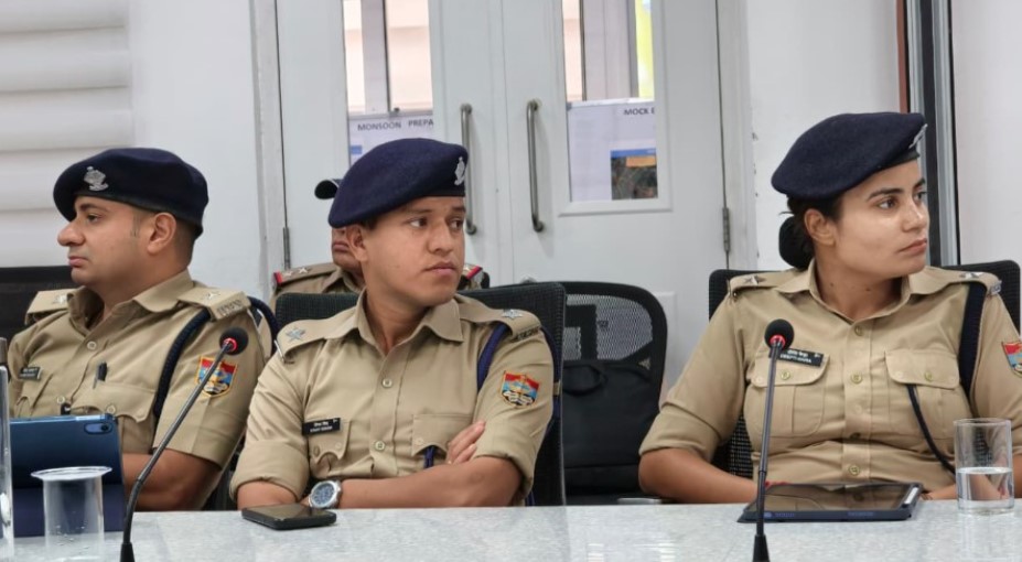 प्रशिक्षु अधिकारियों ने लिया आपदा प्रबंधन कार्यों का जायजा